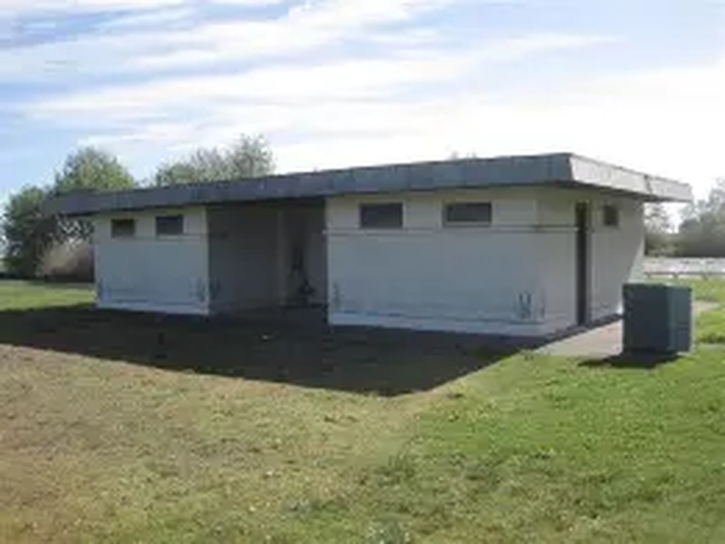 Tain Boating Pond Kiosk - Existing Site 