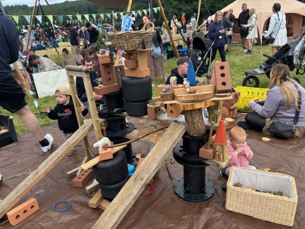 loose parts in actions at pop up play
