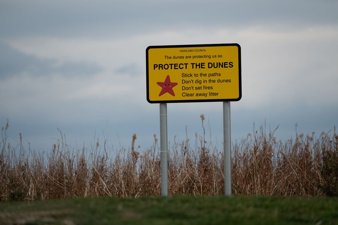 Protect theDunes sign NairnCentral Beach sept 25.jpeg